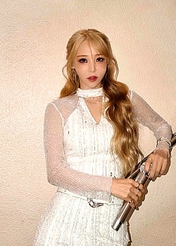 Moon Byul-yi